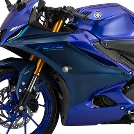 r15 v2 side panel